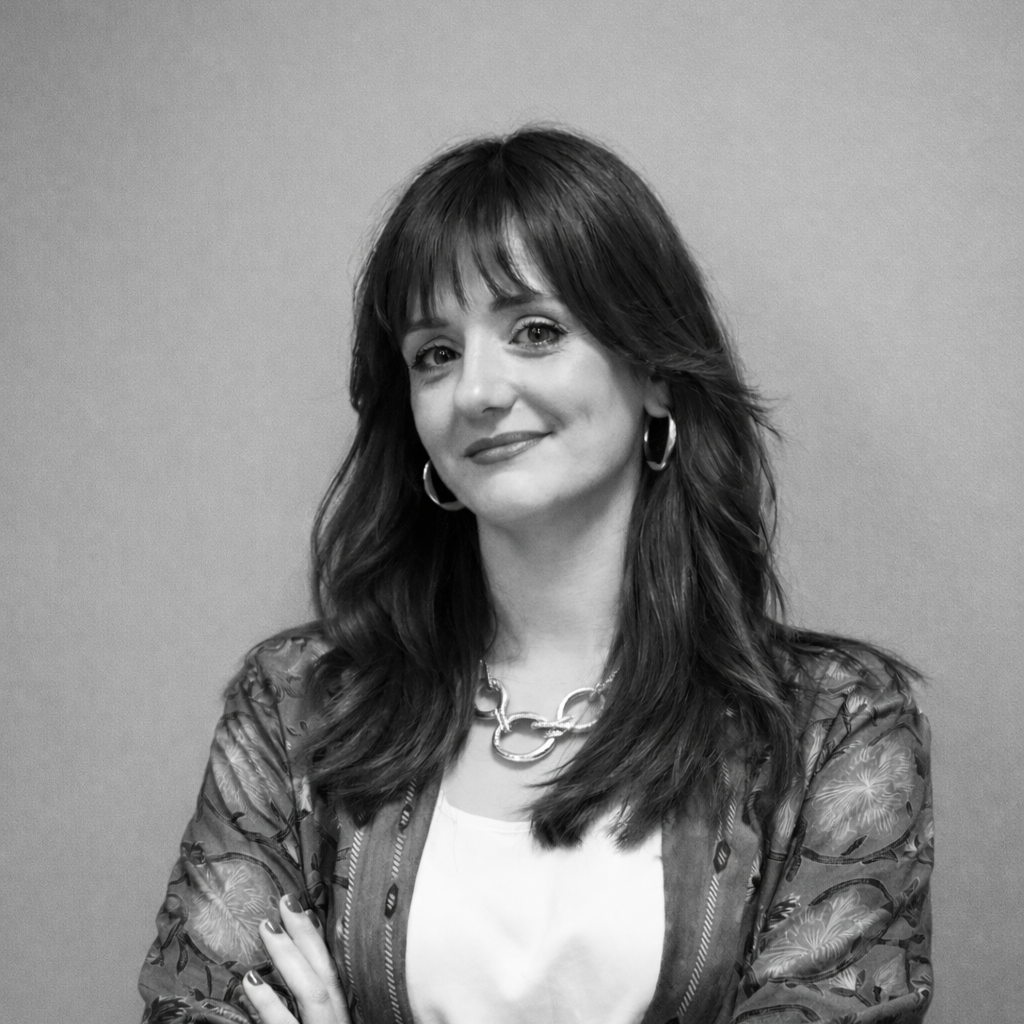 Project leader per le commesse di edilizia pubblica e grandi fondazioni, coordina l’intero iter progettuale e realizzativo dal concept alla consegna. Iscritta all’Albo nazionale degli esperti CAM, il suo dottorato in innovazione per il patrimonio costruito le consente un approccio sensibile e consapevole al restauro e alla valorizzazione dell’esistente.